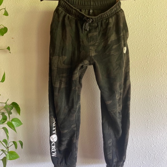 Salty Crew Camo Sweatpants. Youth Medium - Picture 2 of 4